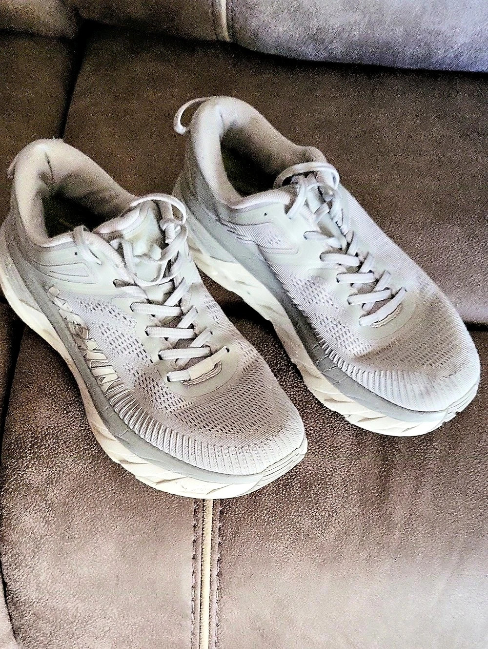 Hoka One Arahi 4 White Athletic Sneakers
